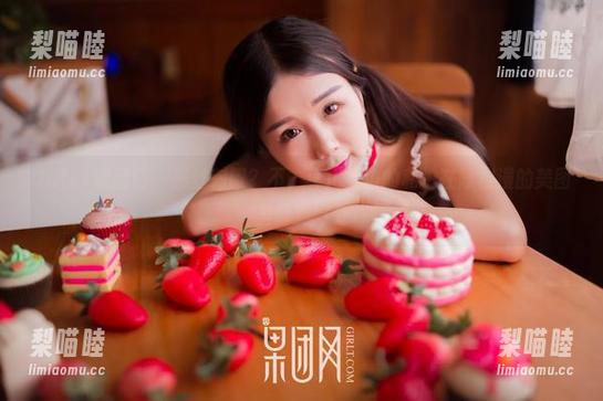 GIRLT果团网-陈雅漫 GIRLT果团网 - 黑丝刺眼?不,真正擦边的私拍在陈雅漫的美图里恰到好处