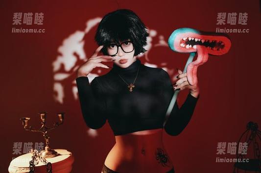 无数套图中，只有PuyPuyChan的连衣裙让我动摇不已！