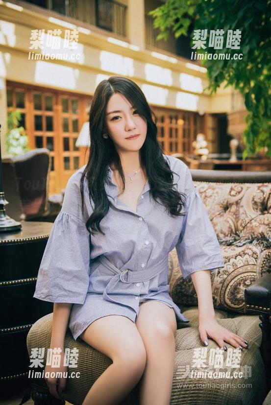 TouTiao头条女神-张蓝欣 TouTiao头条女神 - 看这美图,张蓝欣的美足就像淡淡的春风,轻柔却又不容忽视。