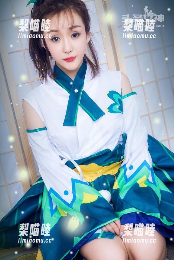TouTiao头条女神-申美嫣 TouTiao头条女神 - 小心!这张申美嫣的写真展示,女孩们一出镜,我的心就被偷走了!