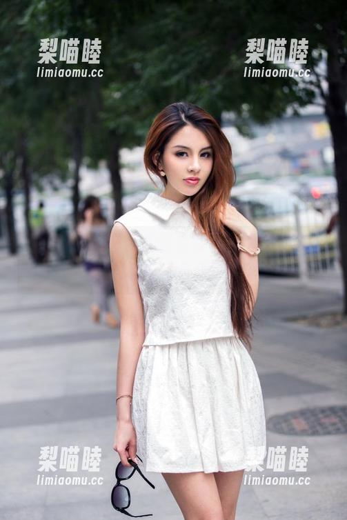 TuiGirl - 赵惟依的全套天台写真，总让我不自觉想去找点乐子，只是…