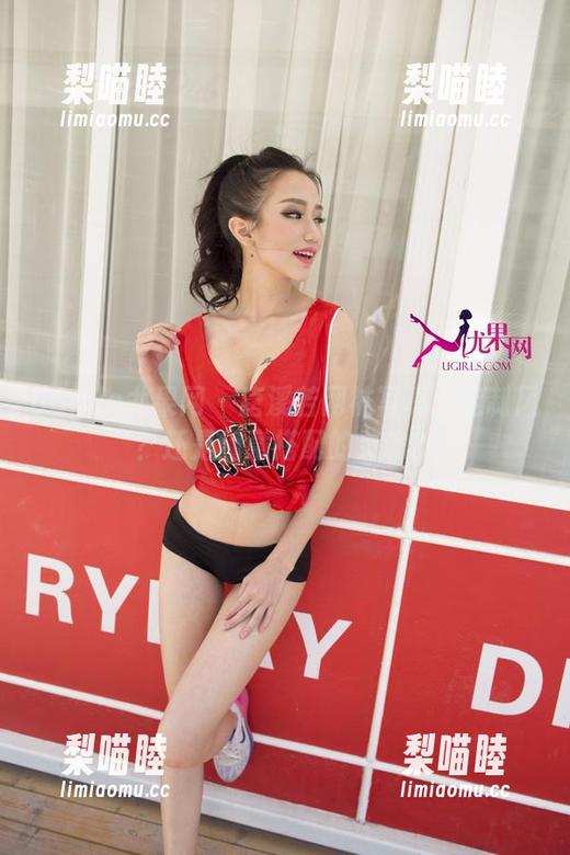 UGirls尤果网 - 唐溪若网袜写真：定制风？还是随意搭配的灵魂？