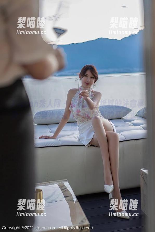 Xiuren秀人网-Elise谭晓彤 Xiuren秀人网 - 手机换壁纸时的注意事项:一定要小心Elise谭晓彤的死库水美图!