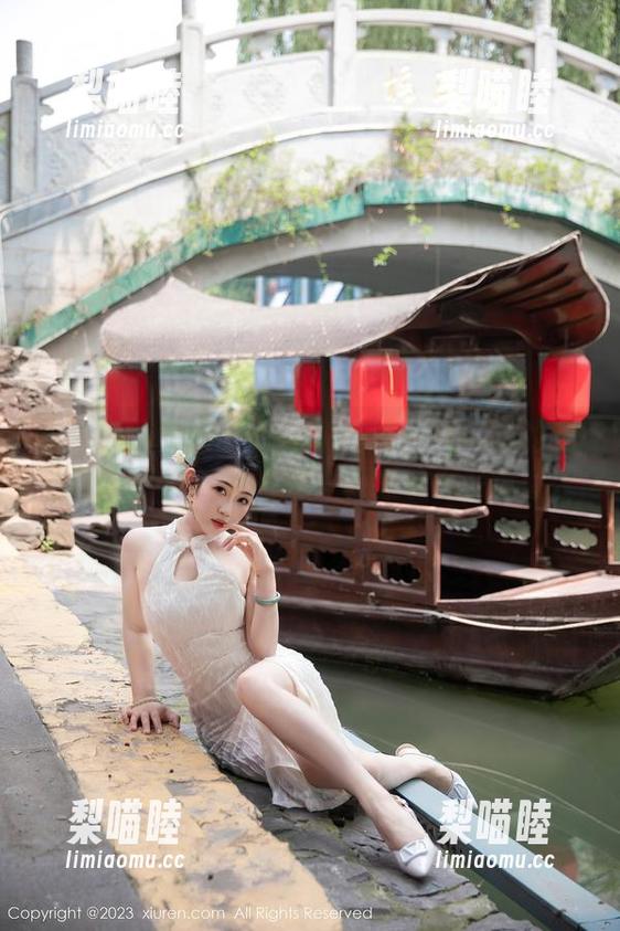 Xiuren秀人网 - 泳衣秀场：岁小岁的定制之路，图片里的每一处细节都在说话。