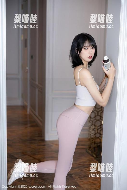 Xiuren秀人网 - 免费窃喜——绮里嘉Ula的长腿让这套图成为了全民福利，还有啥好犹豫的？