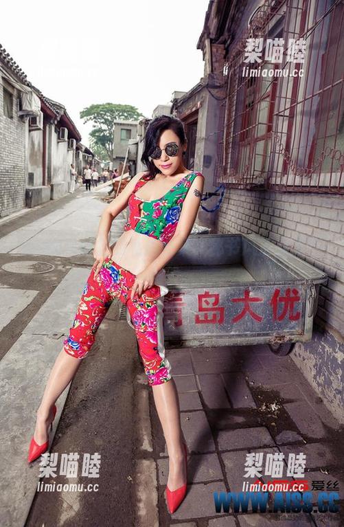 aiss-欣杨 aiss - 欣杨的私拍合集,秘书风范果然不一般。