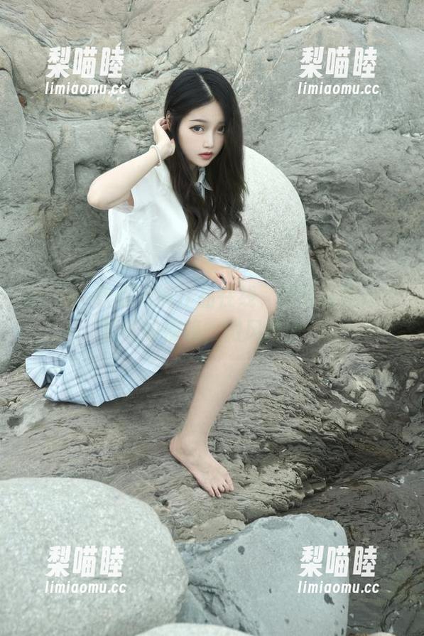 eloise软软短裤作品在线，刚好让我想到夏天的傍晚，微风拂面。