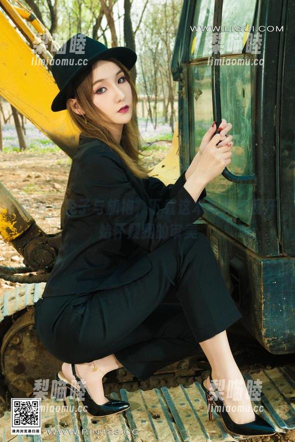 丽柜 - 兔子与旗袍，下载这本写真集我开始怀疑我的审美