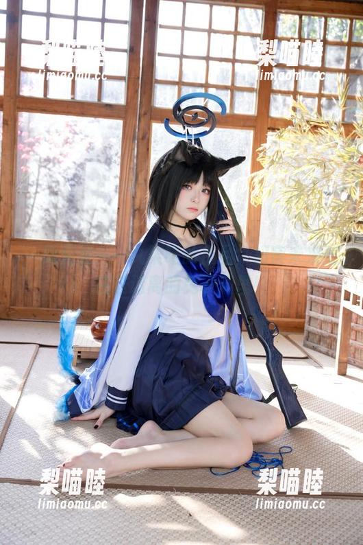一窥究竟——九柒喵的作品，初音未来就在这迷离的兔子洞里！