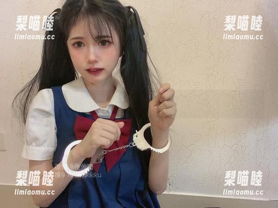 倦倦喵 倦倦喵带来的黑丝美图,准备好“款待”你的屏幕了。