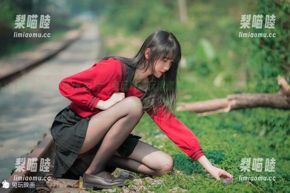 免费分享红色JK图片，兔玩映画玩得像是参加了马拉松，帅出新高度！