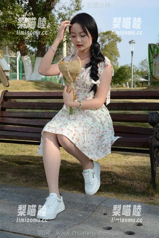 初夏女神 - 热门偶遇！双双原图分享，精选学姐周末商场密语