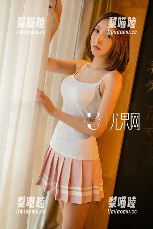 尤果网-谭晓彤 尤果网 - 谭晓彤的海边原图:风吹发飘,沙子不小心跑进了耳朵