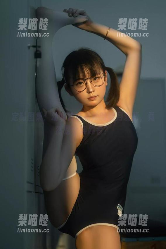 定制图集：幼水铃衣和她的秋月爱莉，竟然是个穿越者？