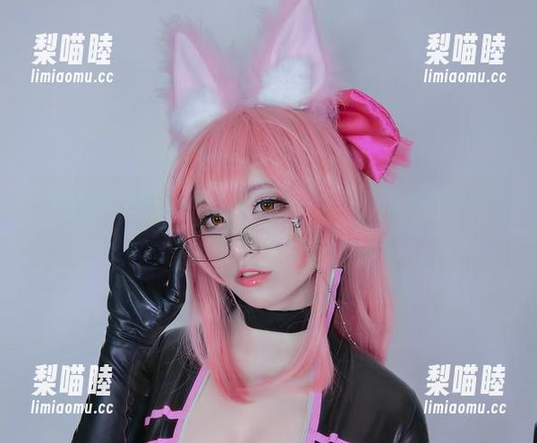 星野saori 高清图包,星野saori的吊带,仿佛在等着我去找寻那不经意的释放感。