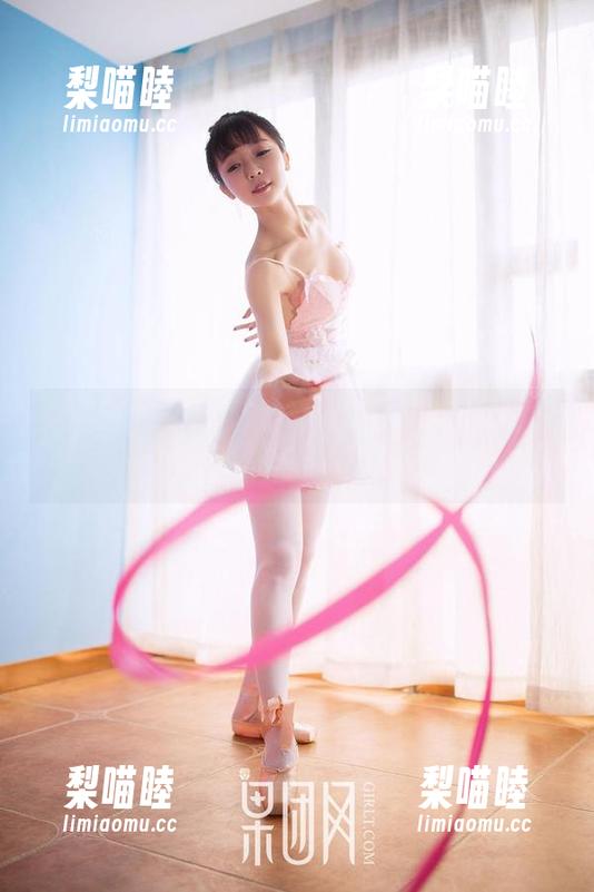 果团网-little贝壳喵 果团网 - 泳池里的little贝壳喵—图片合集,水面上印出的迷离瞬间