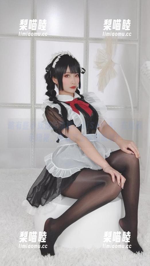 略有些小妩媚的洛璃LoLiSAMA，在线展示短裙，高清直击你的眼球！