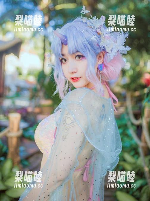 白色连体衣+高清写真，猫九酱的诱惑不止一点点。