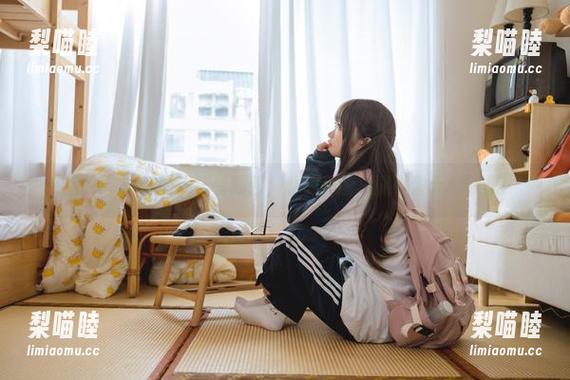 说到神沢永莉的疯狂星期四，私房美图总能引发无尽联想！