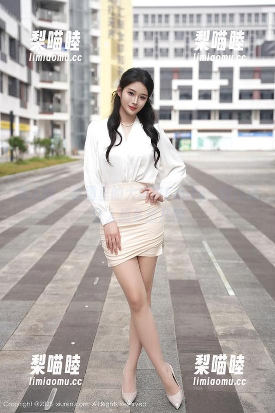 秀人网 - 套图里的大琪琪Emily，纯白得让人想多想几秒