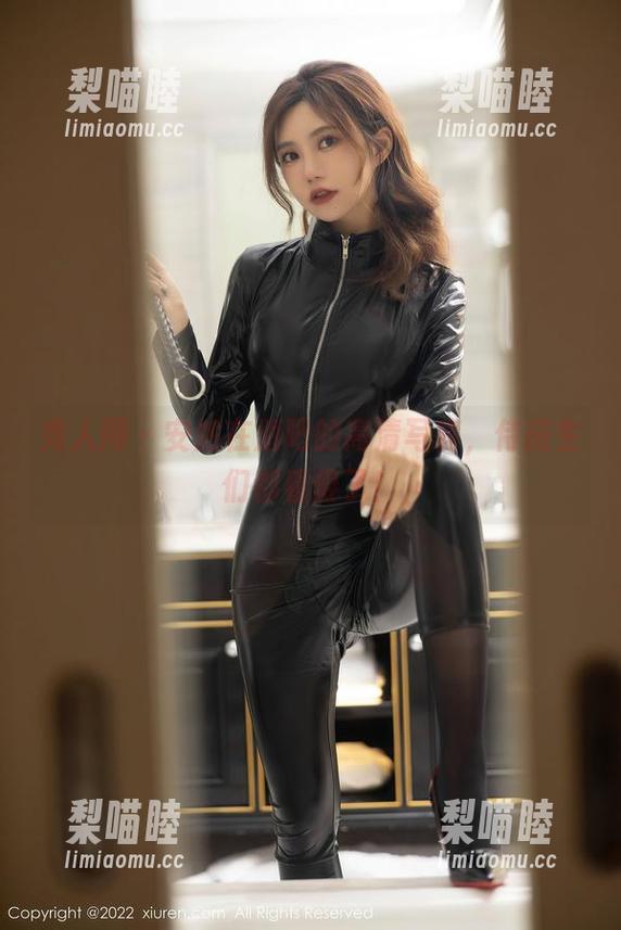 秀人网 - 安然在酒吧的高清写真，侍应生们都看傻了！