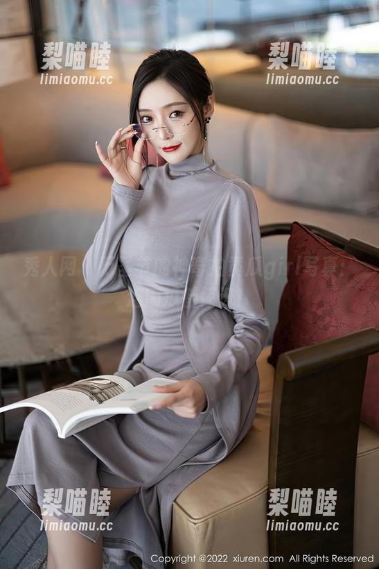 秀人网-拍黄瓜girl 秀人网 - 万圣节的神奇拍黄瓜girl写真:连南瓜都惊讶!