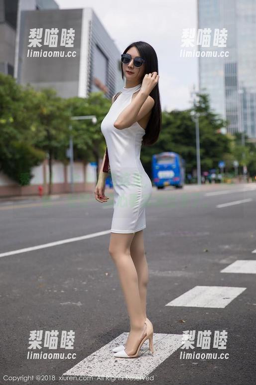 秀人网-白微Sera 秀人网 - 全集都在这里,白微Sera与蕾丝,轻轻一掠心事就满出来了。