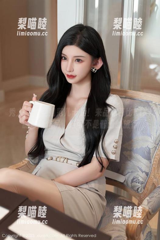秀人网-芭比KIKI 秀人网 - 空姐范儿十足!来品味芭比KIKI的最新作品,这可不是普通的旅行