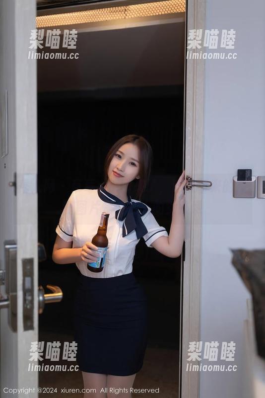 秀人网 - 草莓mm回来了，这次带来的福利图片是个迷人的女孩哦