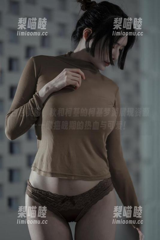 白色美图，秋和柯基的柯基梦游展现资源——懒癌晚期的热血与可爱！