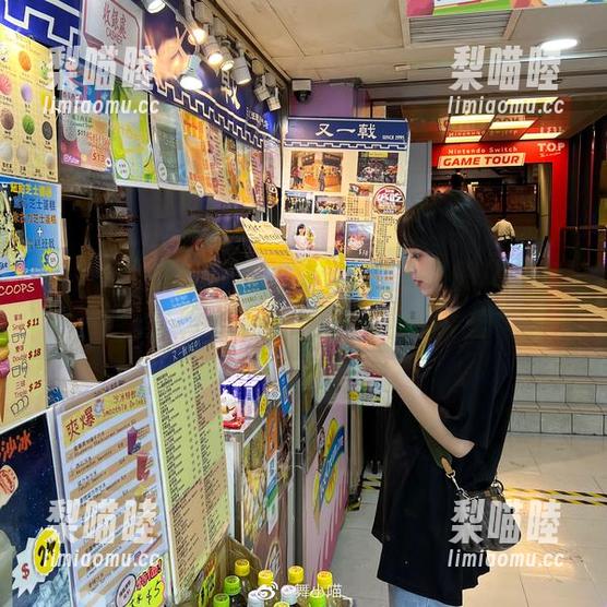 舞小喵的作品集更新！地狱王女的优雅与我家那只喵咪的拖鞋斗智斗勇