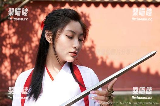 蜜桃社-真希 蜜桃社 - 真希的死亡潜水:水中优雅的图片分享!