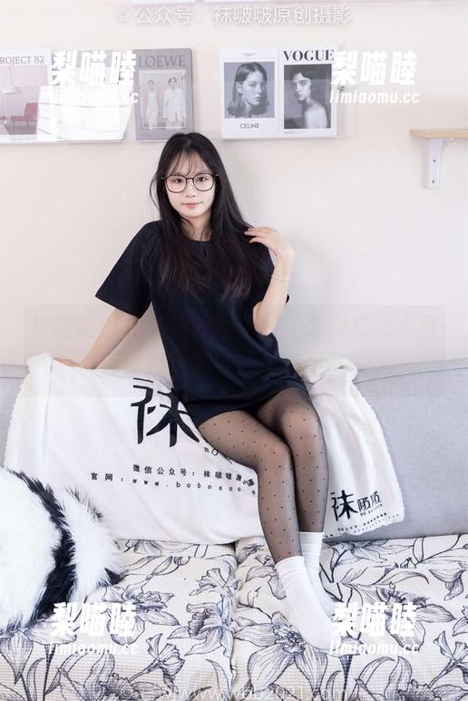 袜啵啵 - 油亮肉丝的原图，怎能忘记小甜豆那脚尖的“透视表演”？